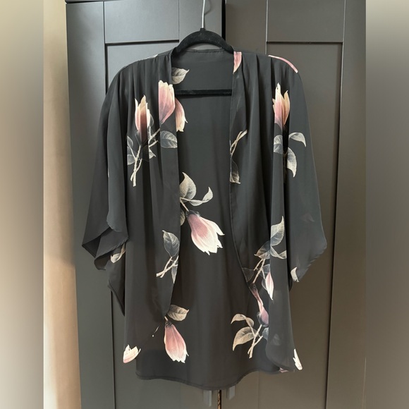 Bolero shrug - Picture 1 of 3